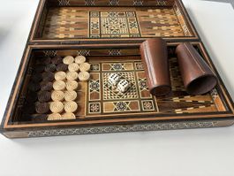 Wunderschönes Backgammon- , Dame- und Schach-Spielbrett