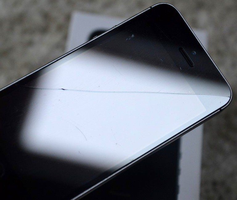 Apple Telefoni cellulari / Smartphones: Apple iPhone SE A1723 32Gb – Usato da Collonges venduto da arashee 1
