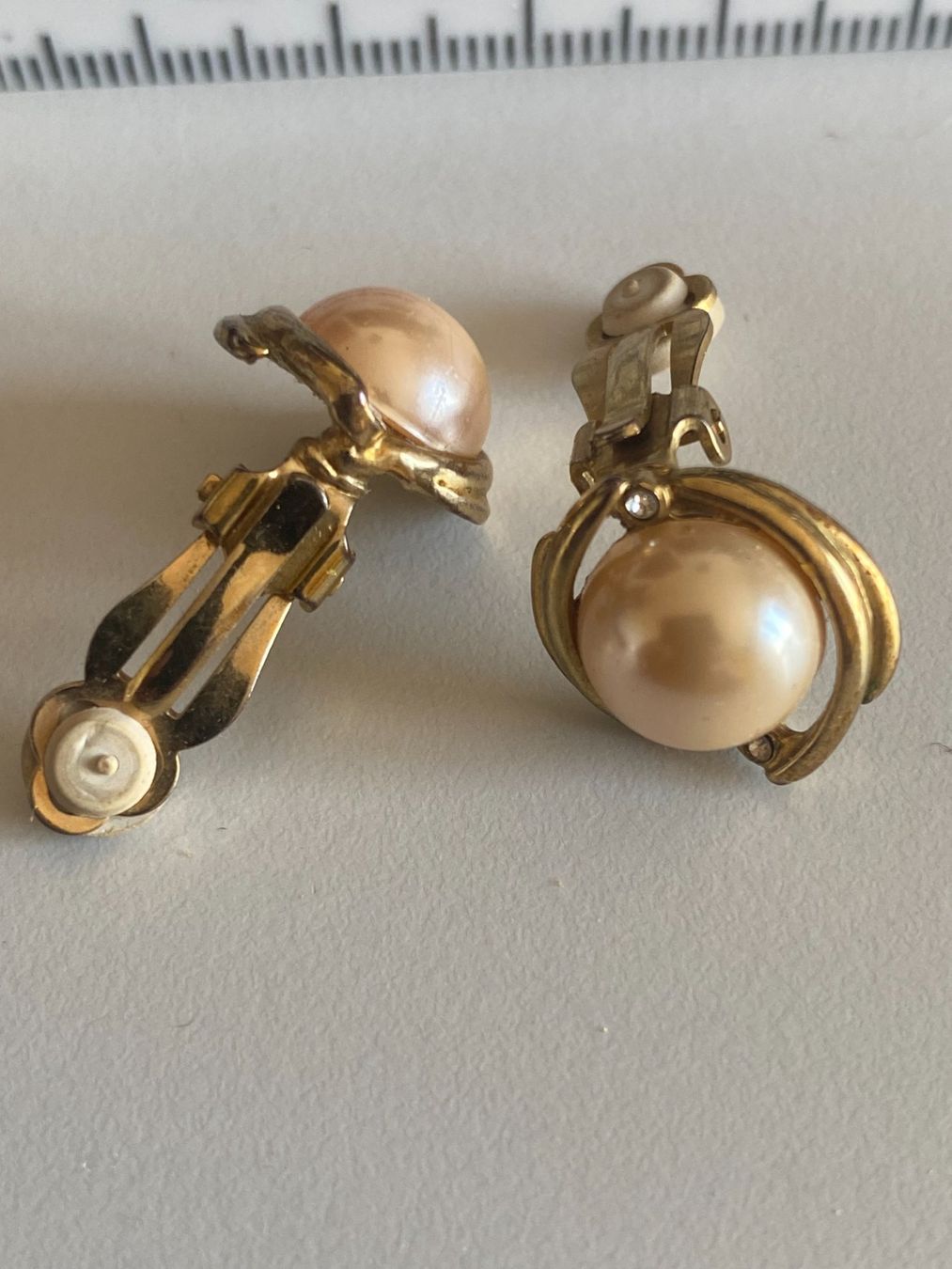 Orecchini pendenti & Orecchini a lobo: Vintage Modeschmuck, Ohrclips mit Perle – Usato da Gümligen venduto da Primeselection 1