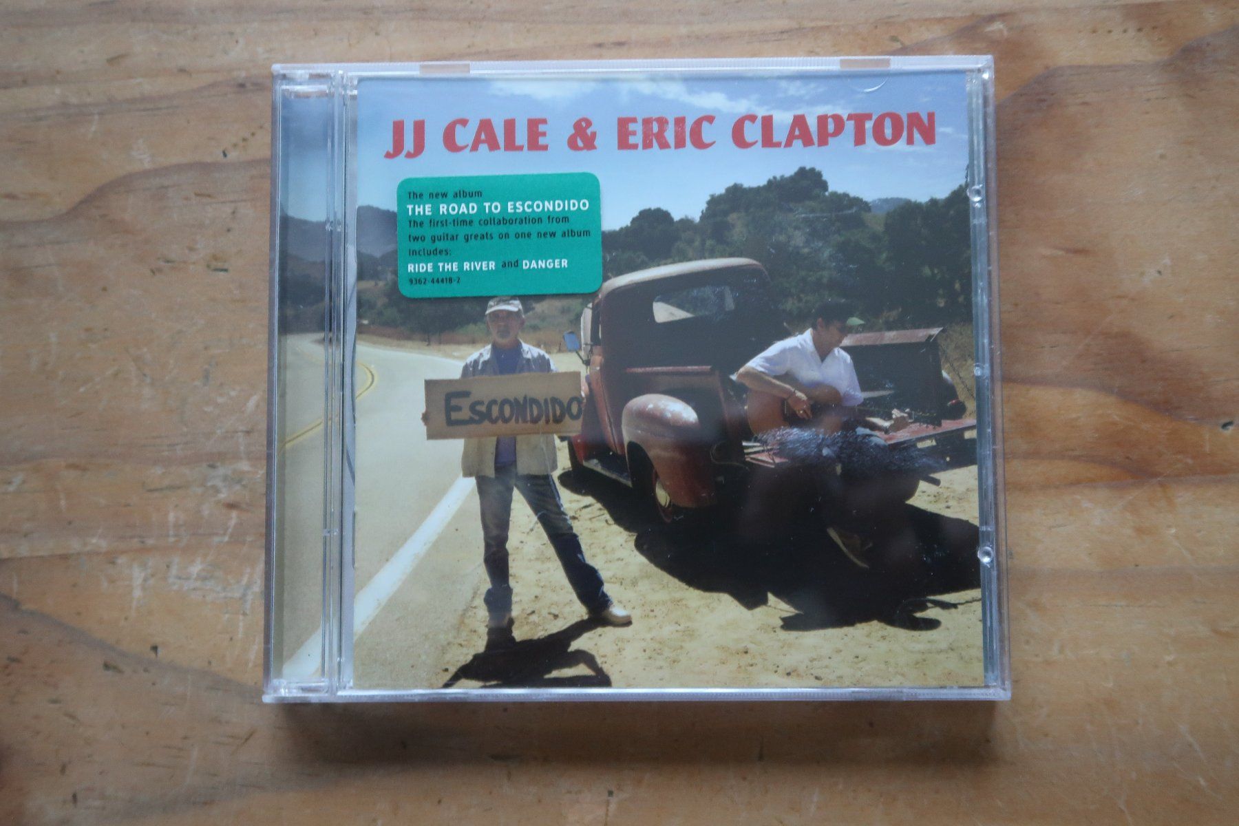 CDs: JJ CALE & ERIC CLAPTON - ESCONDIDO - CD – Gebraucht aus Basel von