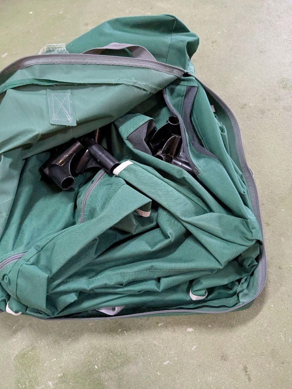 Armoires: Campingmöbel / Campingschrank – D'occasion à Merlischachen par menzero 2