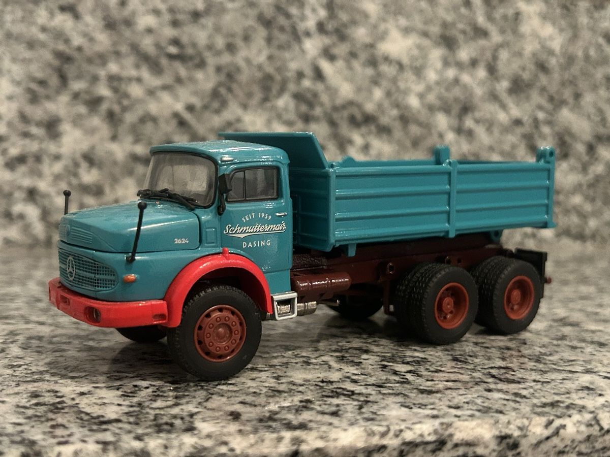 Modellbausätze & Standmodelle: Mercedes Kipper, 1:50 – Gebraucht aus Horw von Tigercat635