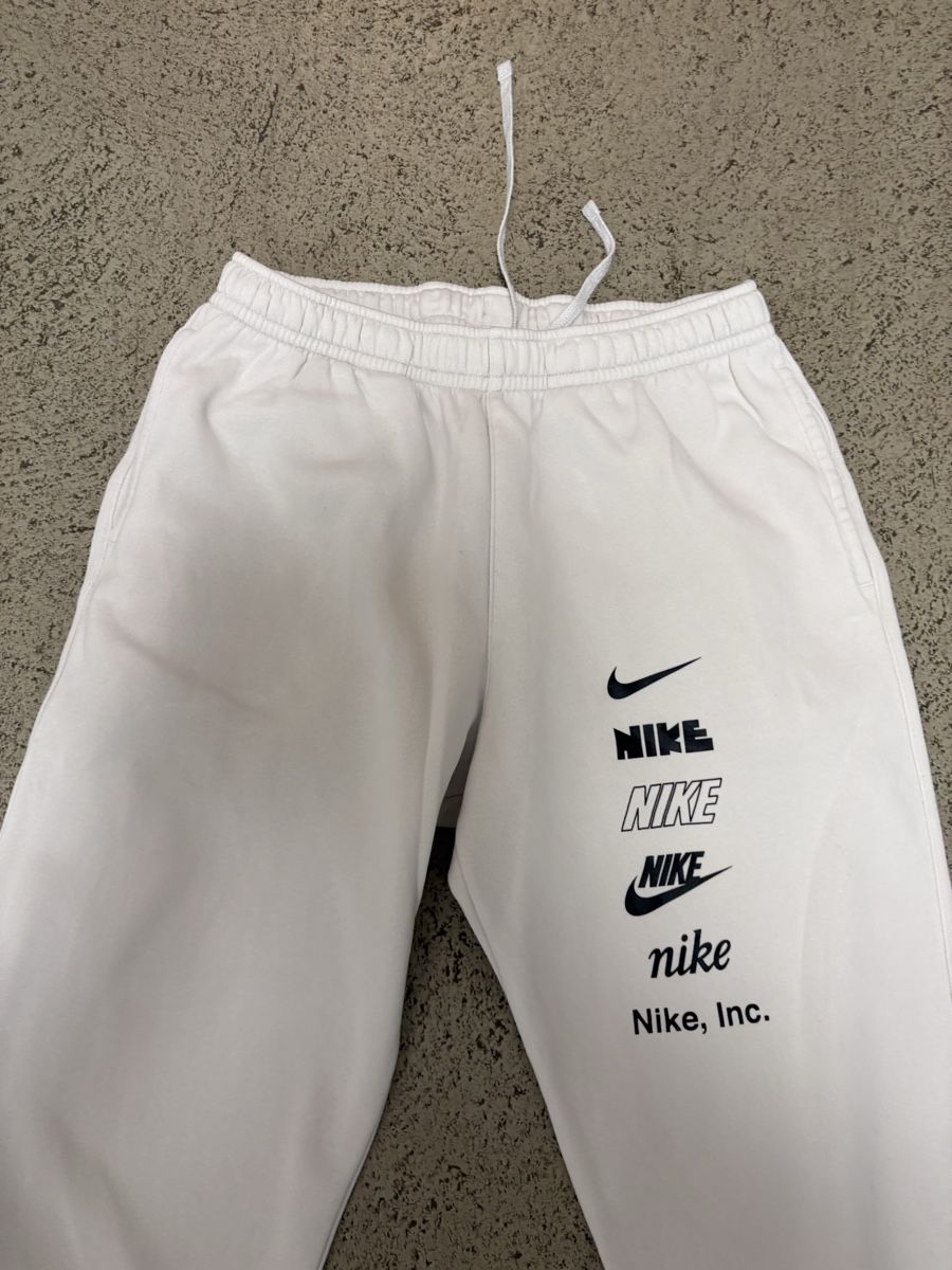 Nike Pantaloni: Herren Trainerhose,Gr.L;Nike – Usato da Winterthur venduto da Nena222 1