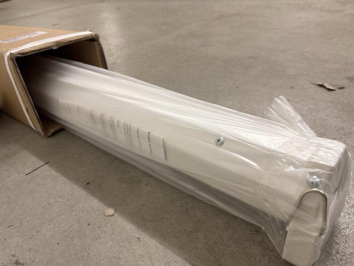 Altri Accessori: Projection Screen new in original in box – Nuovo (secondo la descrizione) da Ebmatingen venduto da silverskys 3