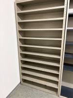 Metallregal beige mit 10 Ablagefächern, sehr massiv