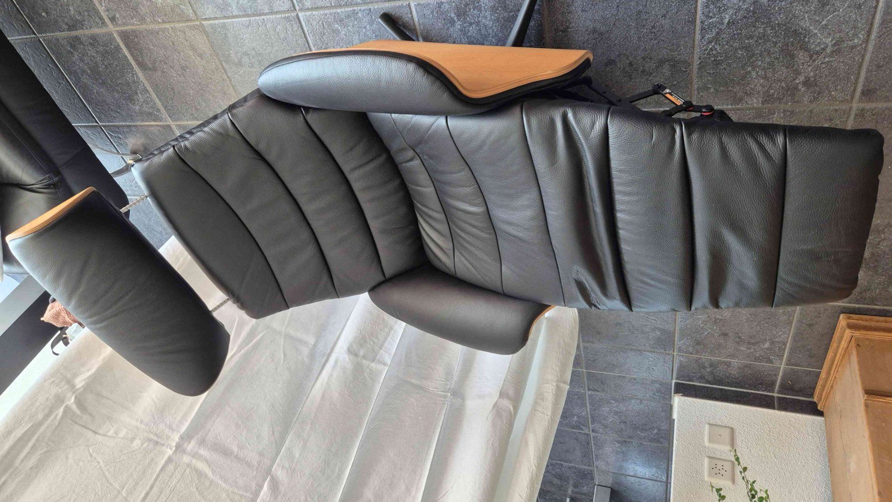 Sessel: Relaxsessel Cam aus Leder – Gebraucht aus Matten b. Interl von wei_qbj9 2