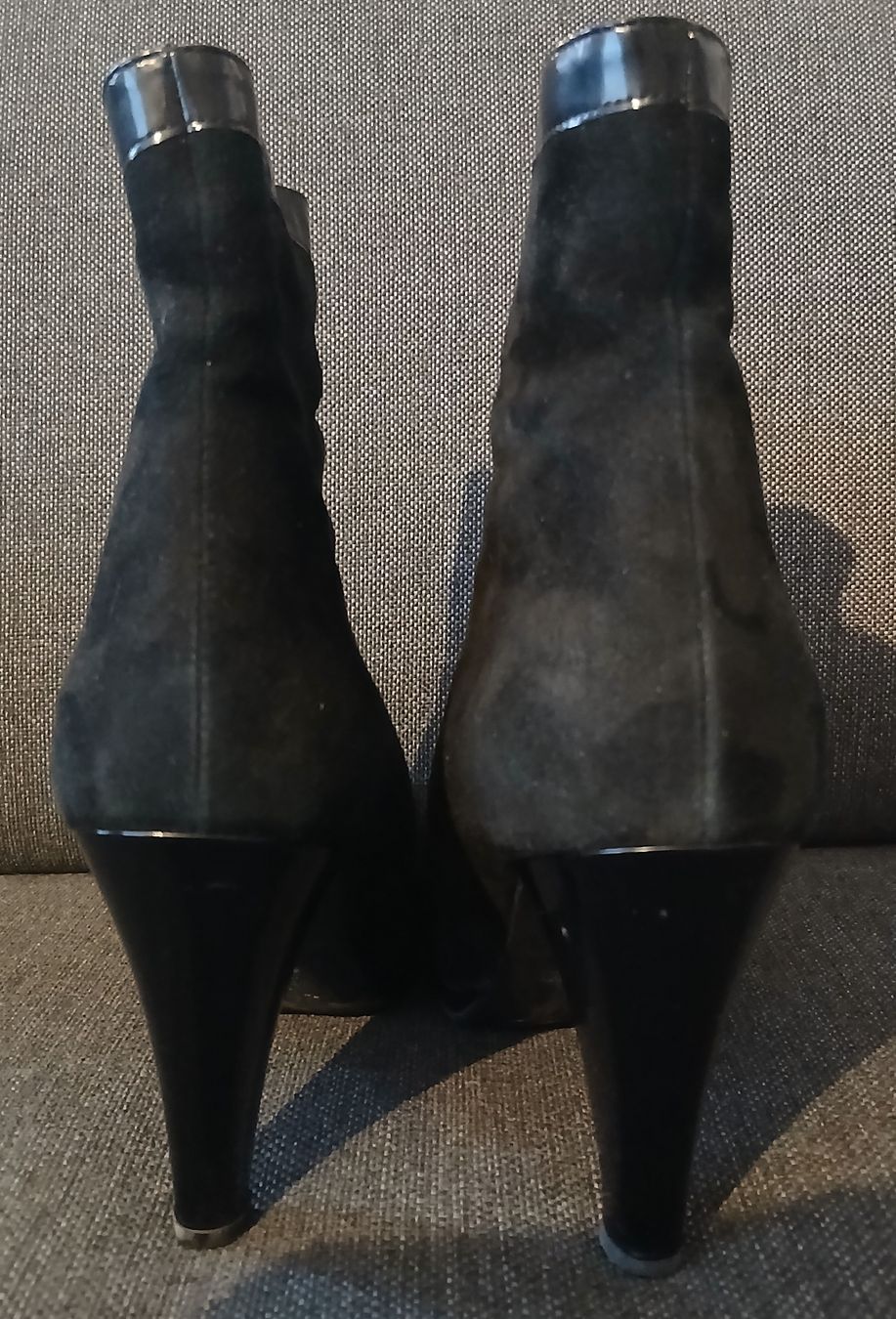 Scarpe da donna: Denis Black Suede Leather Ankle Boots, Size 38, Winter – Usato da Watt venduto da Tomaf 1