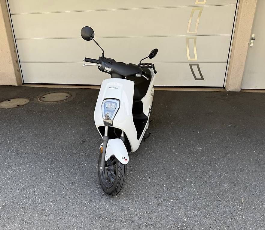 Scooter: Honda EM1E + Chargeur  – Usato da Lausanne venduto da Arhcos 1