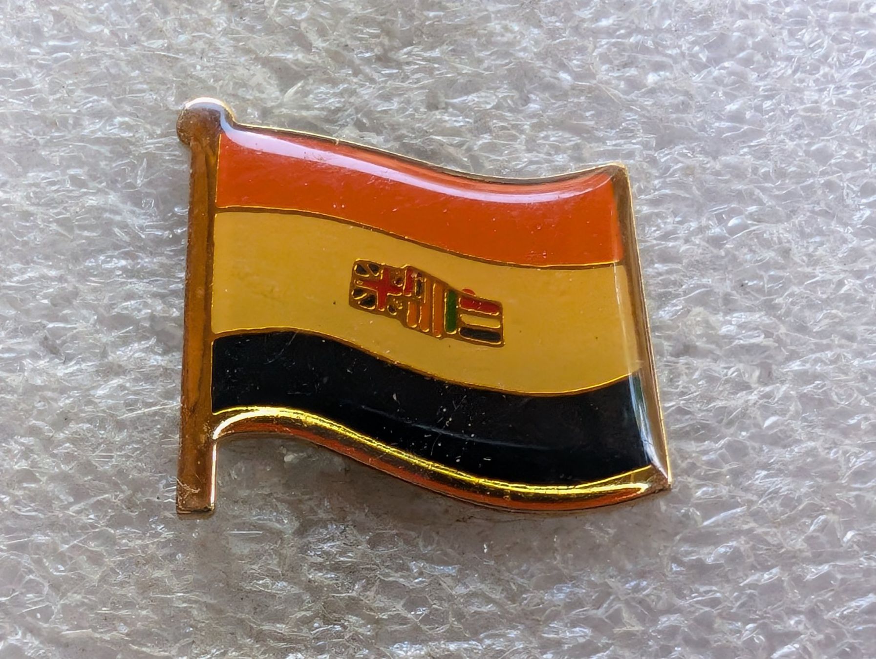 Plaquettes & Badges: Ansteckpin 186: Flagge – D'occasion à Oppligen par Pin-Fall-Shop