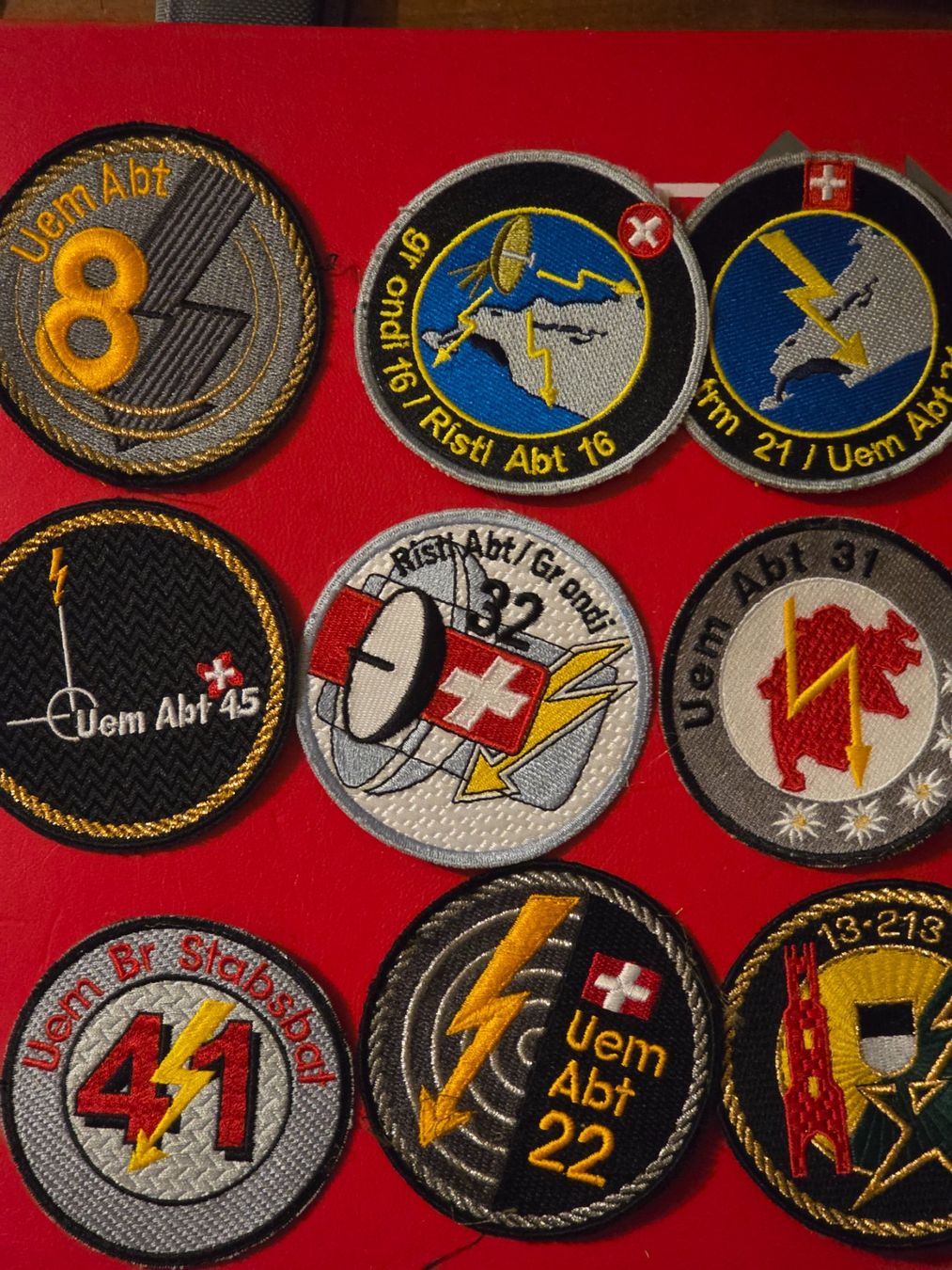 Schweizer Armee Placchette & Badge: UEM Abzeichen 9x Divers Badges – Usato da Nyon venduto da freetoys08