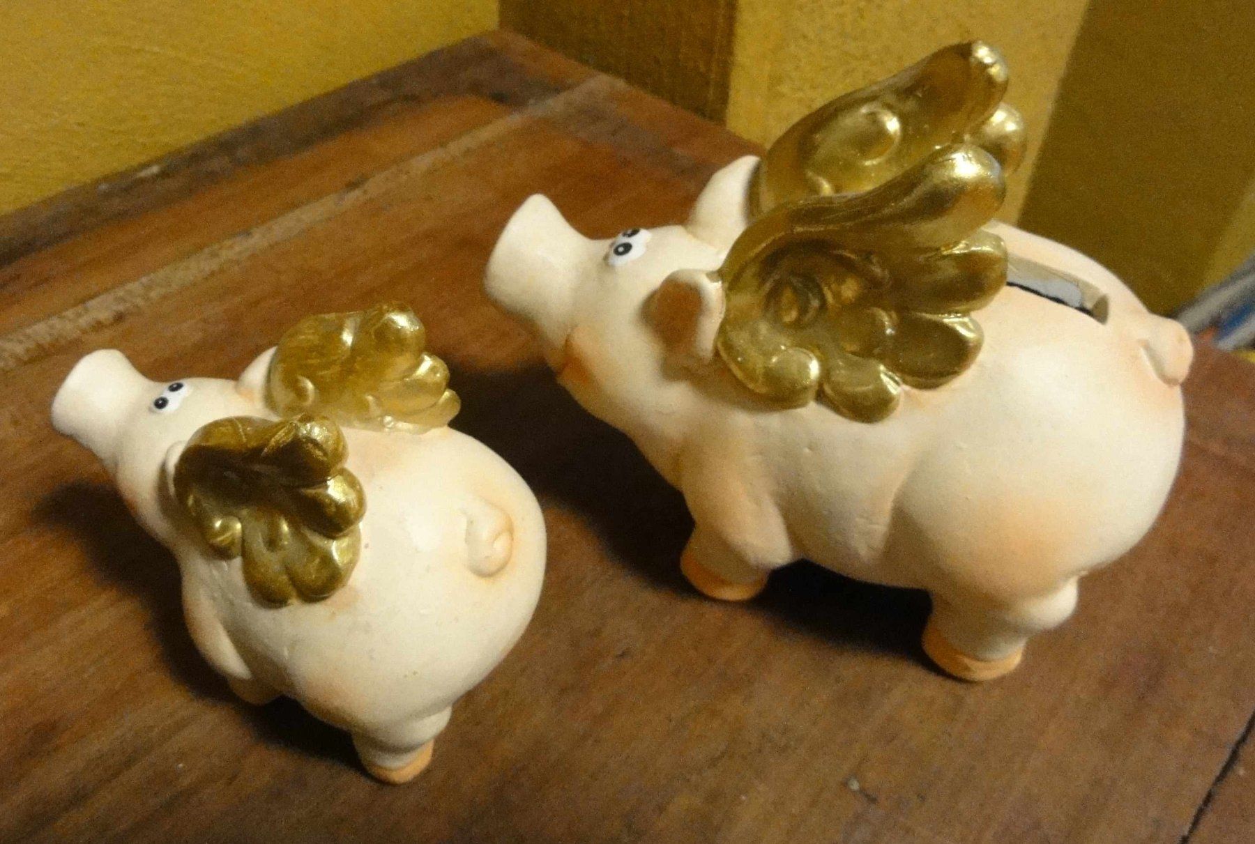 Statuette: Schweinchen mit goldigen Flügeln, 2 Stk. – Usato da Wohlen AG venduto da Flusslauf 5
