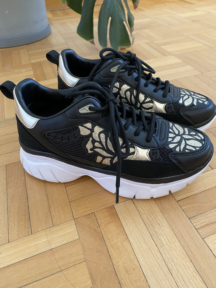 Guess Scarpe da donna: Guess 36 sneaker – Nuovo (secondo la descrizione) da Gommiswald venduto da anastasiia_27 1