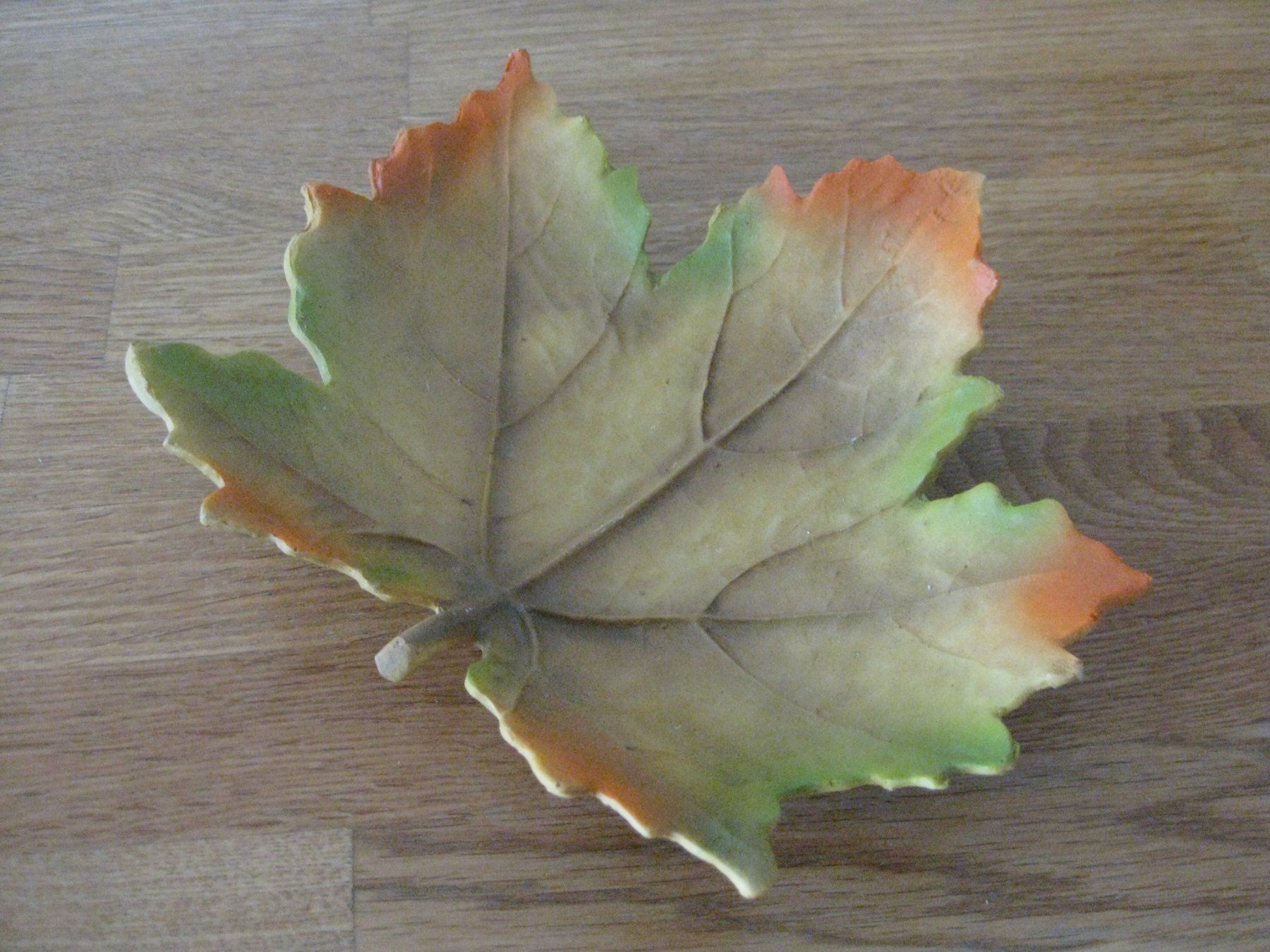 Tutte le decorazioni: Schönes Blatt mit goldenem Apfel oder mit Oranger Kerze – Nuovo (secondo la descrizione) da Romanshorn venduto da Wazoohandlung 1