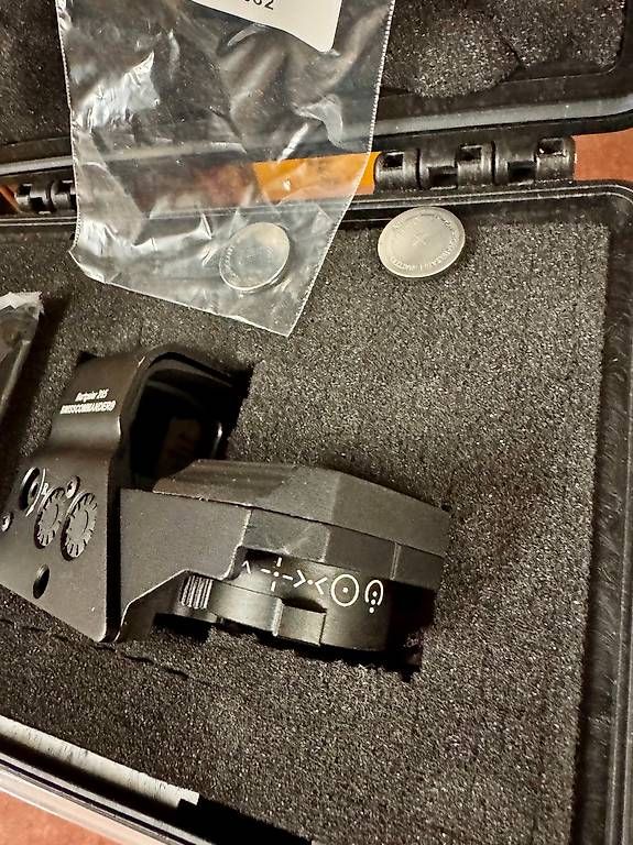 Tutti gli attrezzi: Reflex-Sight Zielhilfe SWISSCOMMANDER XTRA robust – Usato da Eschenbach SG venduto da Swissjoker 2