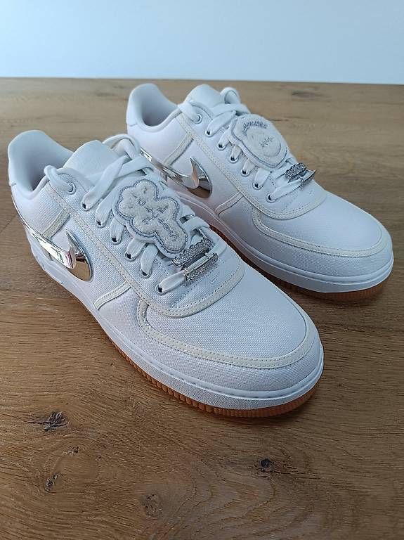 Nike Scarpe da uomo: Nike Air Force 1 Travis Scott AF100 2017 – Nuovo e nell'imballaggio originale da Manno venduto da LukeBulls 1