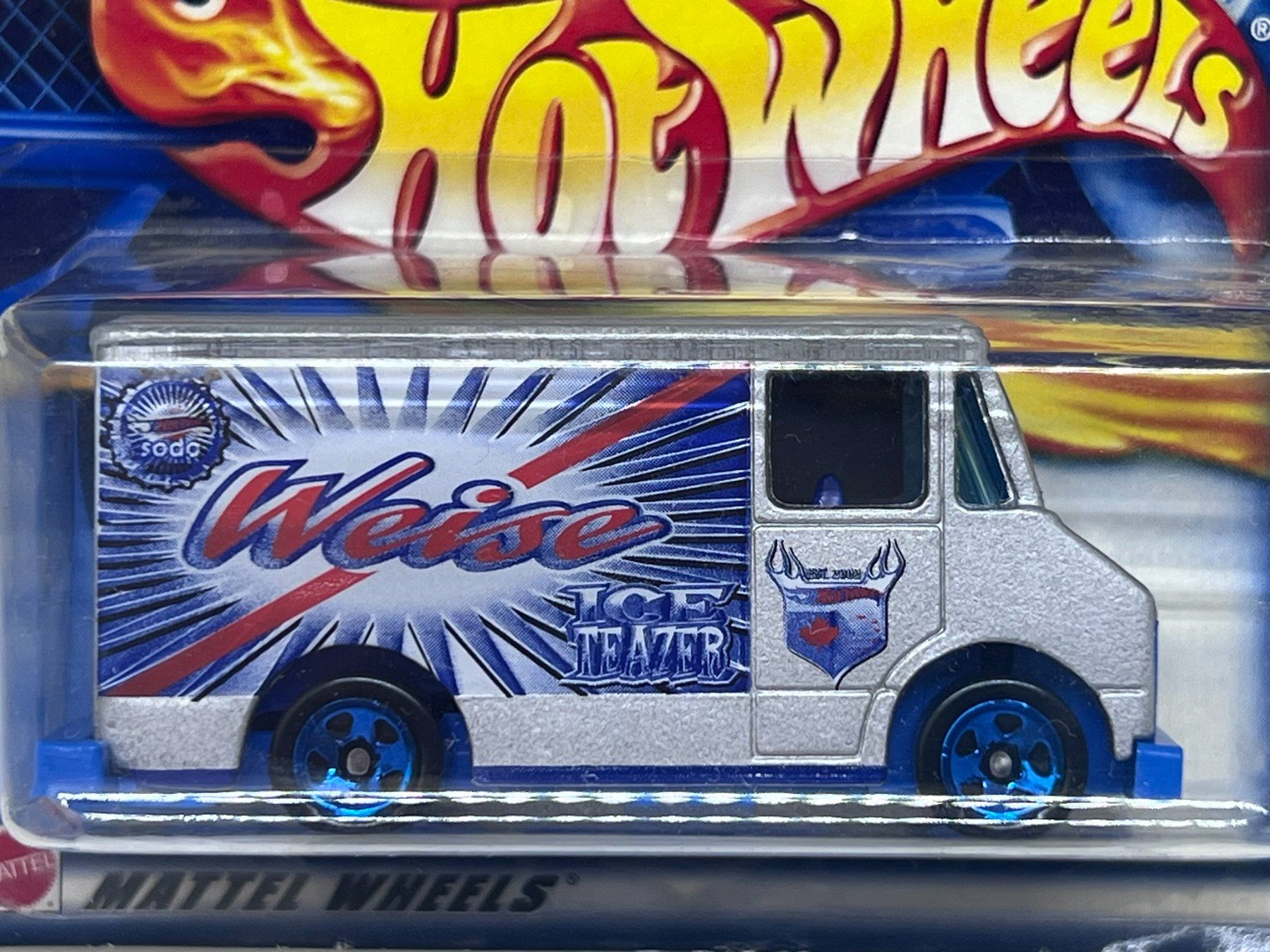 Hot Wheels Modellini d'auto: Hot Wheels Combat Abulance – Nuovo e nell'imballaggio originale da Wildegg venduto da LaaBoutique 1