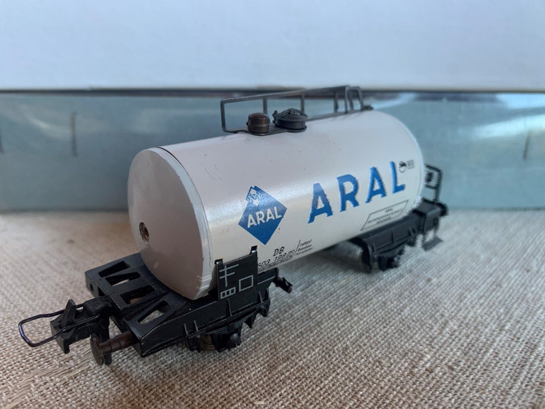 Trix Modelleisenbahnen: 4 Aral Tankwagen Trix H0 – Gebraucht aus Volketswil von zwitsch33 1