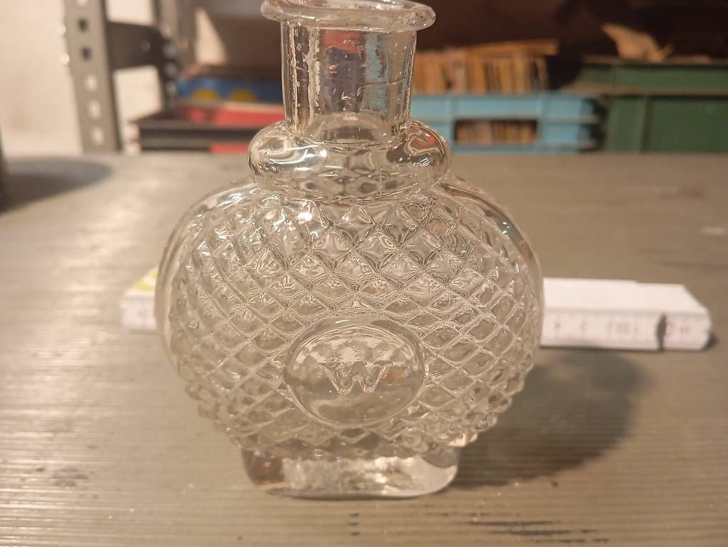 Flacons: Antike Parfumflasche, Glasflasche mit Muster, Top! – Gebraucht aus Basel von Petergunn
