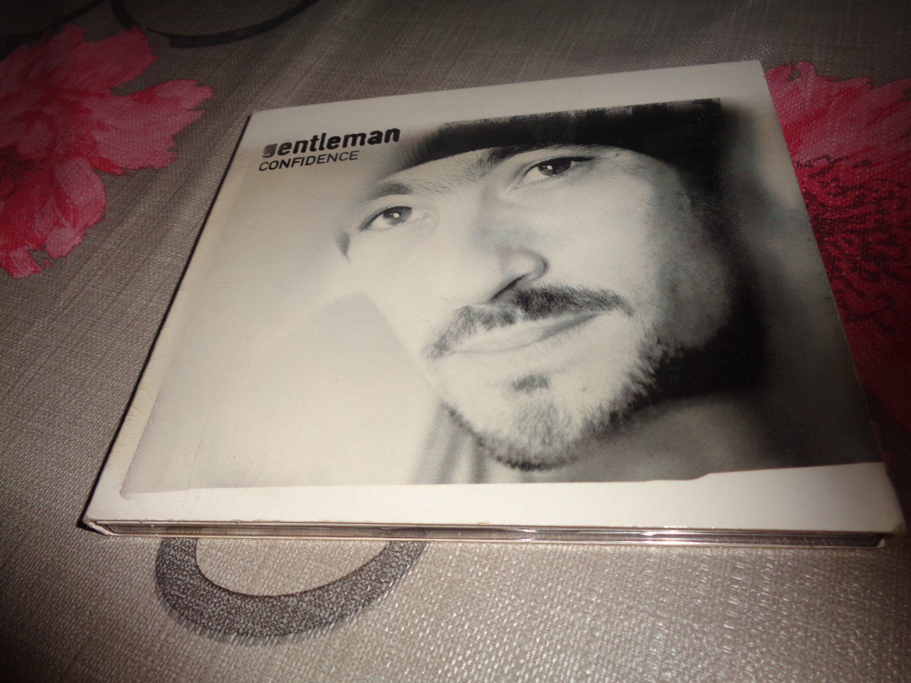 CDs: Gentleman - Confidence CD – Gebraucht aus Olten von Disc-Ausverkauf