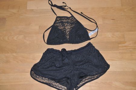 schönes Bikini/Badehosen - Hose S, Oberteil M - Top Zustand