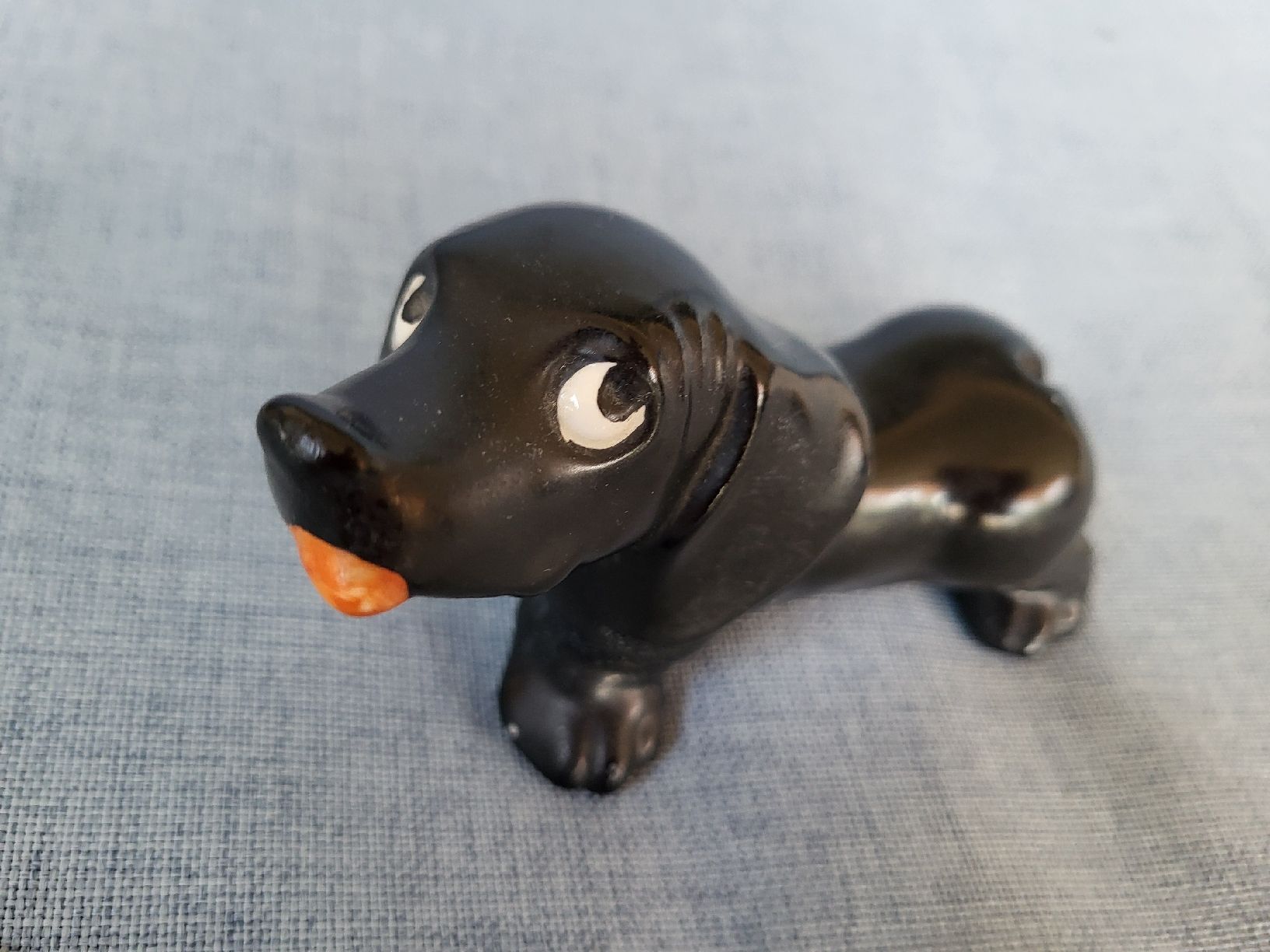 Hummel Statuette: Bretzelhalter Dackel Hummel/Goebel – Usato da Gutenswil venduto da ghekko88 3