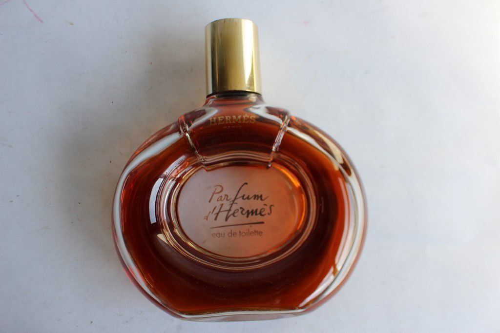 Hermès Profumi & Eau de Toilette: Parfum d'Hermès 400 ml – Usato da Vandoeuvres venduto da Dom-Tom