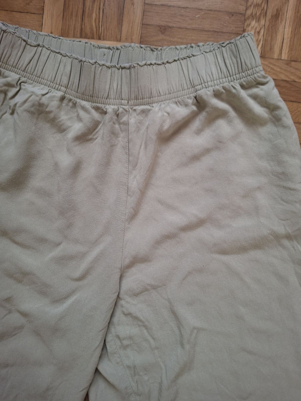 H&M Pantaloni: Pantalon léger H&M taille S – Usato da La Tour-de-Peilz venduto da AliciaaG 1
