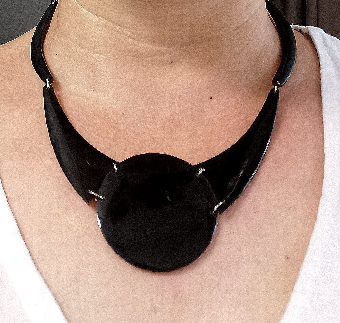 Catenine: Collier en corne de buffle INDE – Nuovo (secondo la descrizione) da Veyrier venduto da Leilazizou