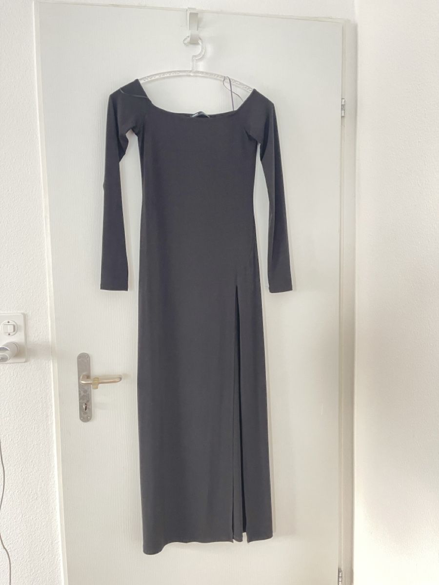 Pull&Bear Vestiti: Elegantes, schwarzes Kleid mit Schlitz – Usato da Wetzikon ZH venduto da man_7mn7