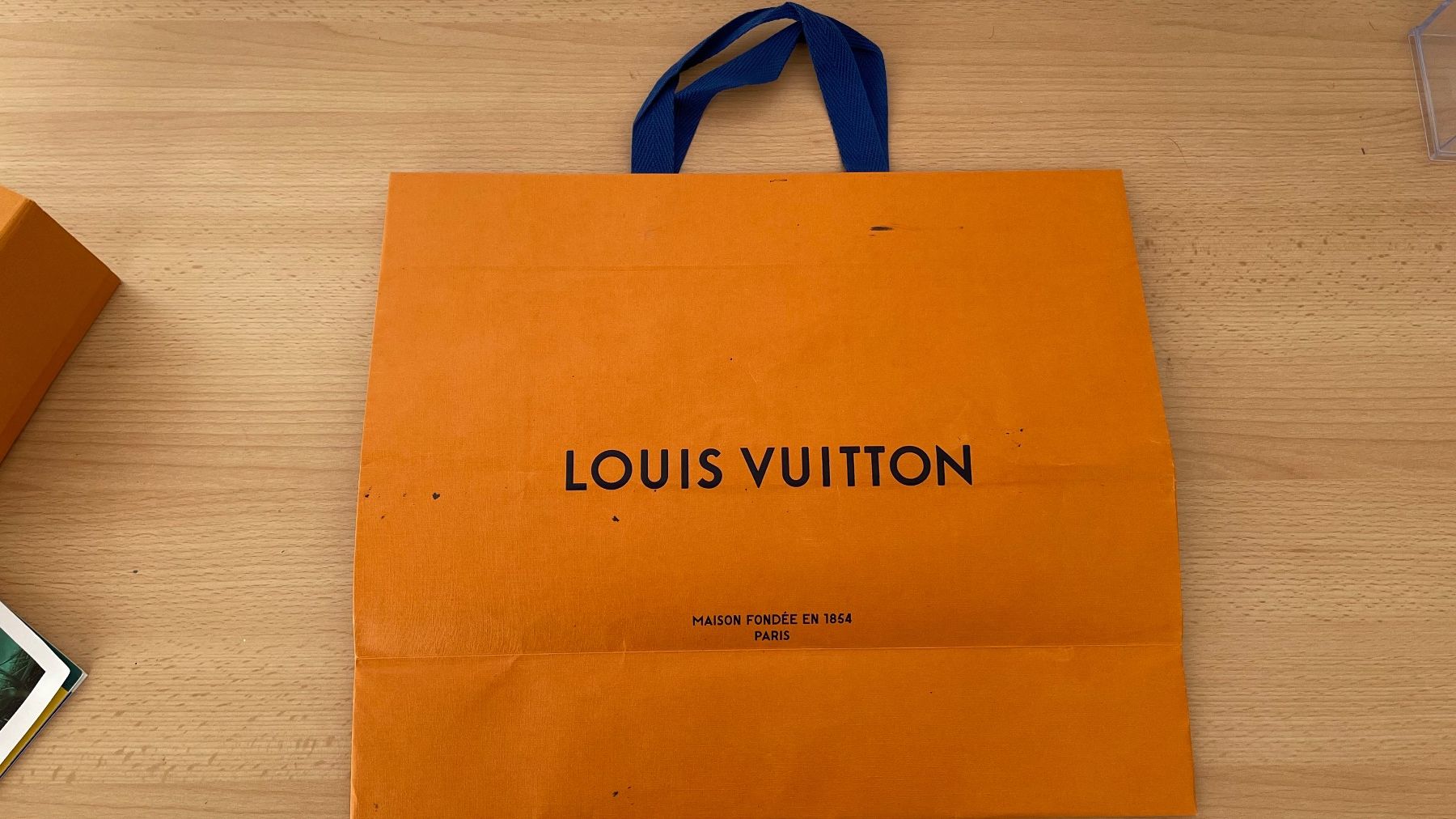 Louis Vuitton Taschen für Damen: Louis Vuitton Box Neu 35/40/15cm Papiertüte – Neu (gemäss Beschreibung) aus Kölliken von Prscoo 1