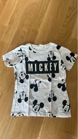 Süsses Mickey Mouse T-Shirt, Grösse 92, Top Zustand!