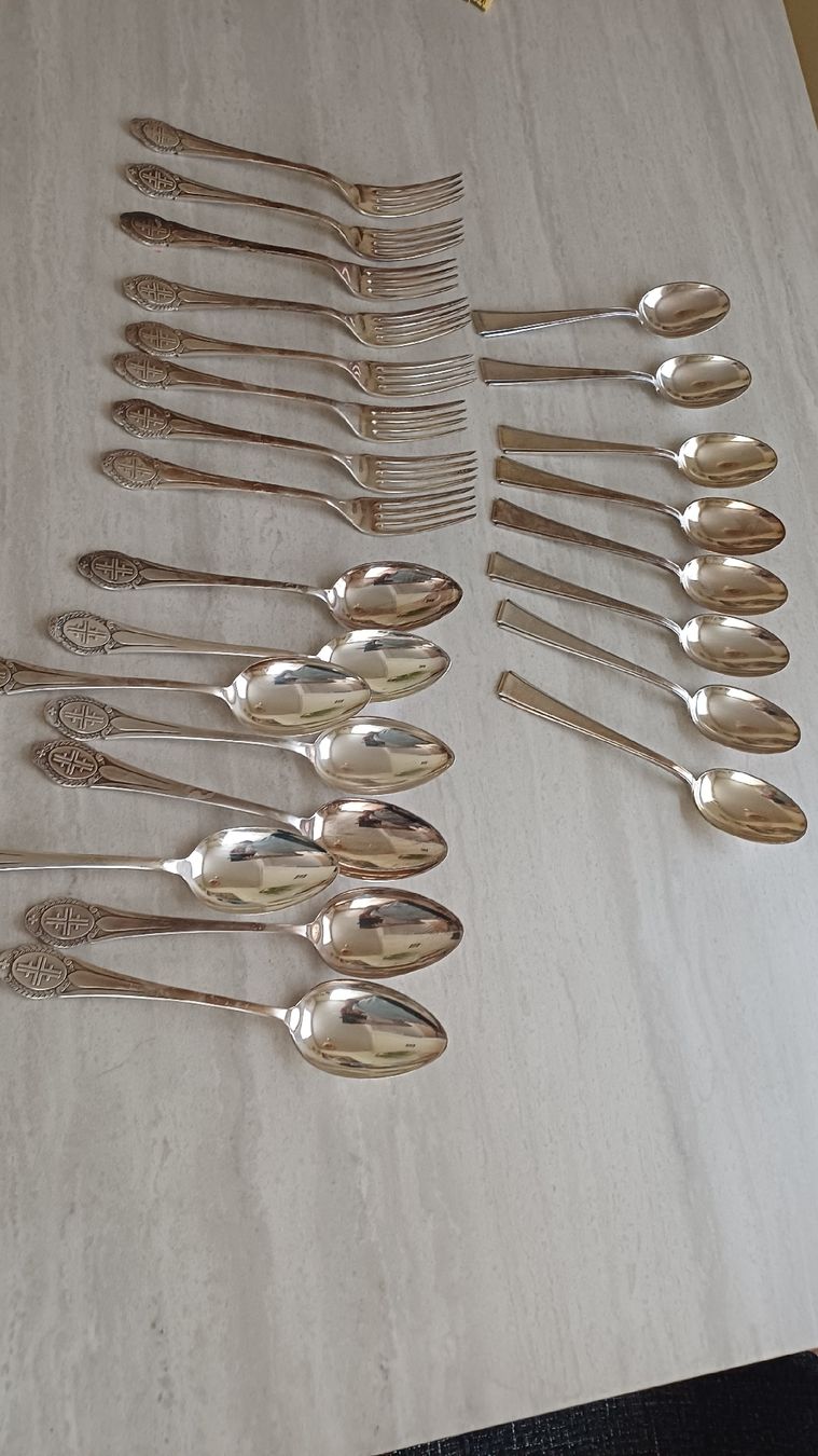 Bestecksets: 24 Besteck versilbert  – Gebraucht aus Flawil von Pinkmalibu 8