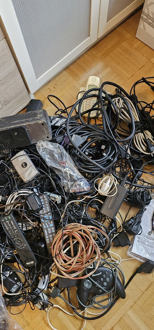 Cavi: Lot de différents câble et adaptateurs – Usato da Genève venduto da Fresko01 4