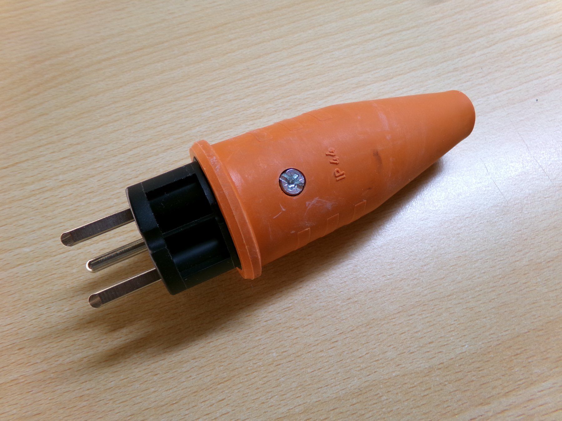 Stecker: Stecker Typ15 – Gebraucht aus Hombrechtikon von Maloev17