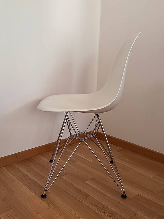 Chaises: Original Eames Sidechair von Vitra Weiss – D'occasion à Zürich par melaniec. 1