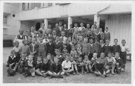 Schöne Ansichtskarte Klassenfoto ZH Zürich