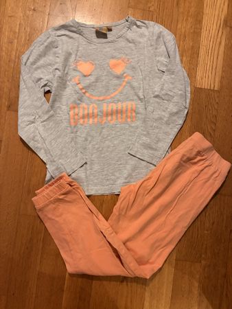 Schönes Pyjama Gr. 128, Manor