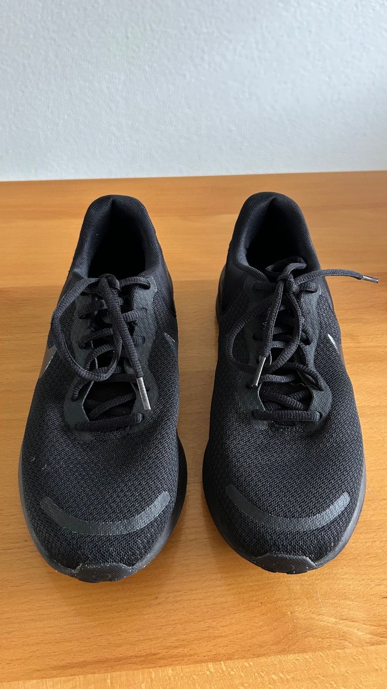 Nike Chaussures hommes: Nike Revolution 7 / Gr. 42 – D'occasion à Dotzigen par rapunzel03 2