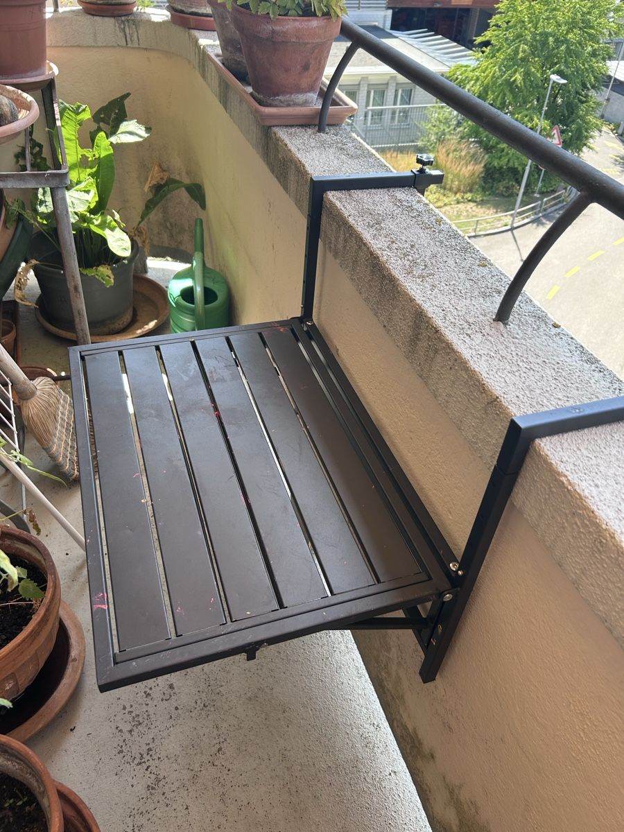 Tische: Balkontisch klappbar schwarz Breite 60cm – Gebraucht aus Zürich von ann_9fv5