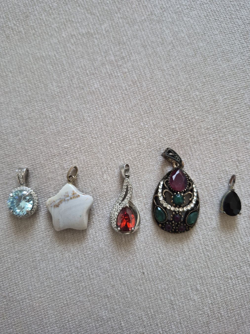 Ciondoli: lot de 5 pendentifs pour collier – Usato da Villars-sur-Glâne venduto da dia_2q2l