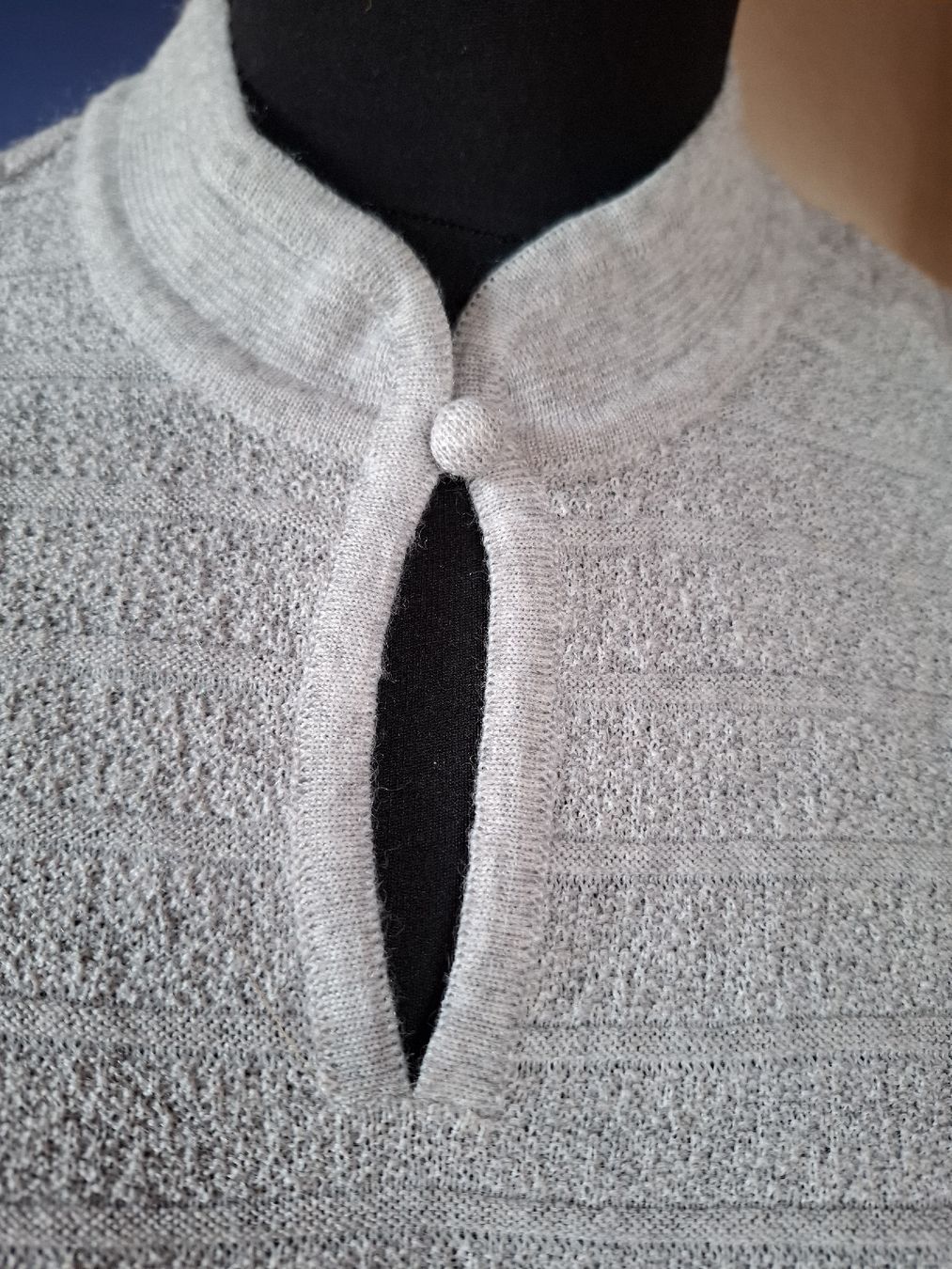 Pulls & Sweat-shirts: Strickpullover Gr. M Damen Pullover herbst Winter 600 Basic – D'occasion à Vinelz par Messer2007 2