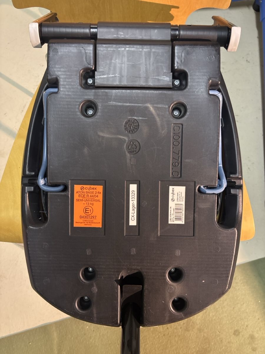 Cybex Auto-Kindersitze: Base Cybex ATON base 2-fix – Gebraucht aus Vessy von Rar0 1
