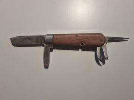 Couteau militaire, Victorinox, années 1940, lame usée.