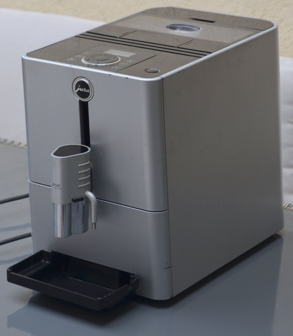 Jura Kaffeemaschinen & Espressomaschinen: Jura ENA Micro 9 Kaffeemaschine / machine à café – Gebraucht aus Collonges von arashee 1