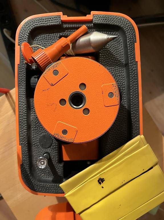 Wild Misurare: Automatisches Nivelliergerät Wild NA 0 – Usato da Zug venduto da Christina7 2