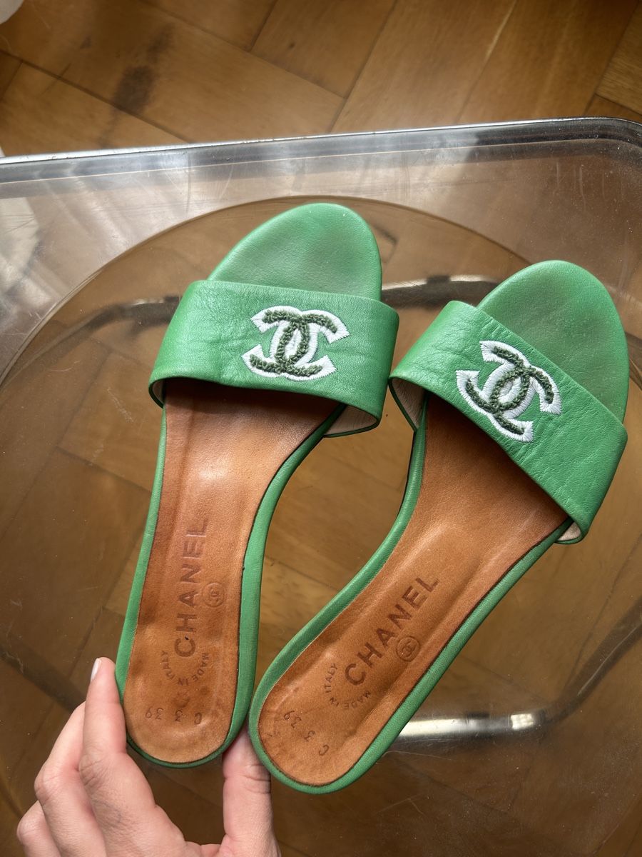 Chanel Scarpe da donna: Chanel slides – Usato da basel venduto da wastedworld 6