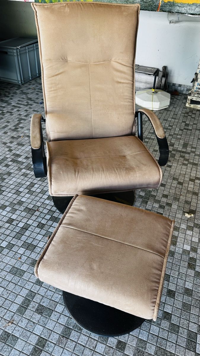 Fauteuils: Sessel mit Hocker braun – D'occasion à Heerbrugg par Heaven09