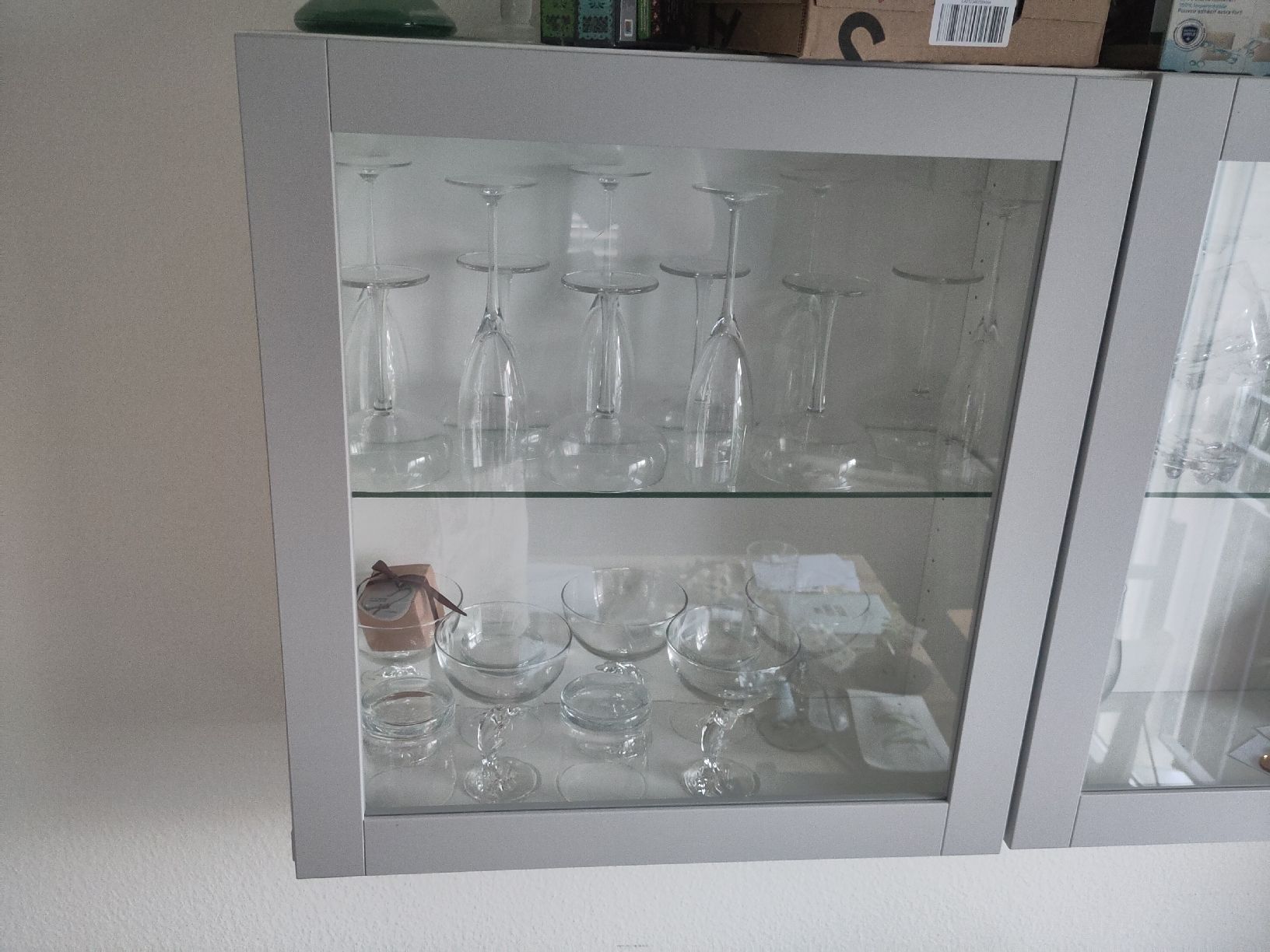 Ikea Regale: 2x Ikea Besta Vitrine – Gebraucht aus Münchenstein von Leo_Hofer 1