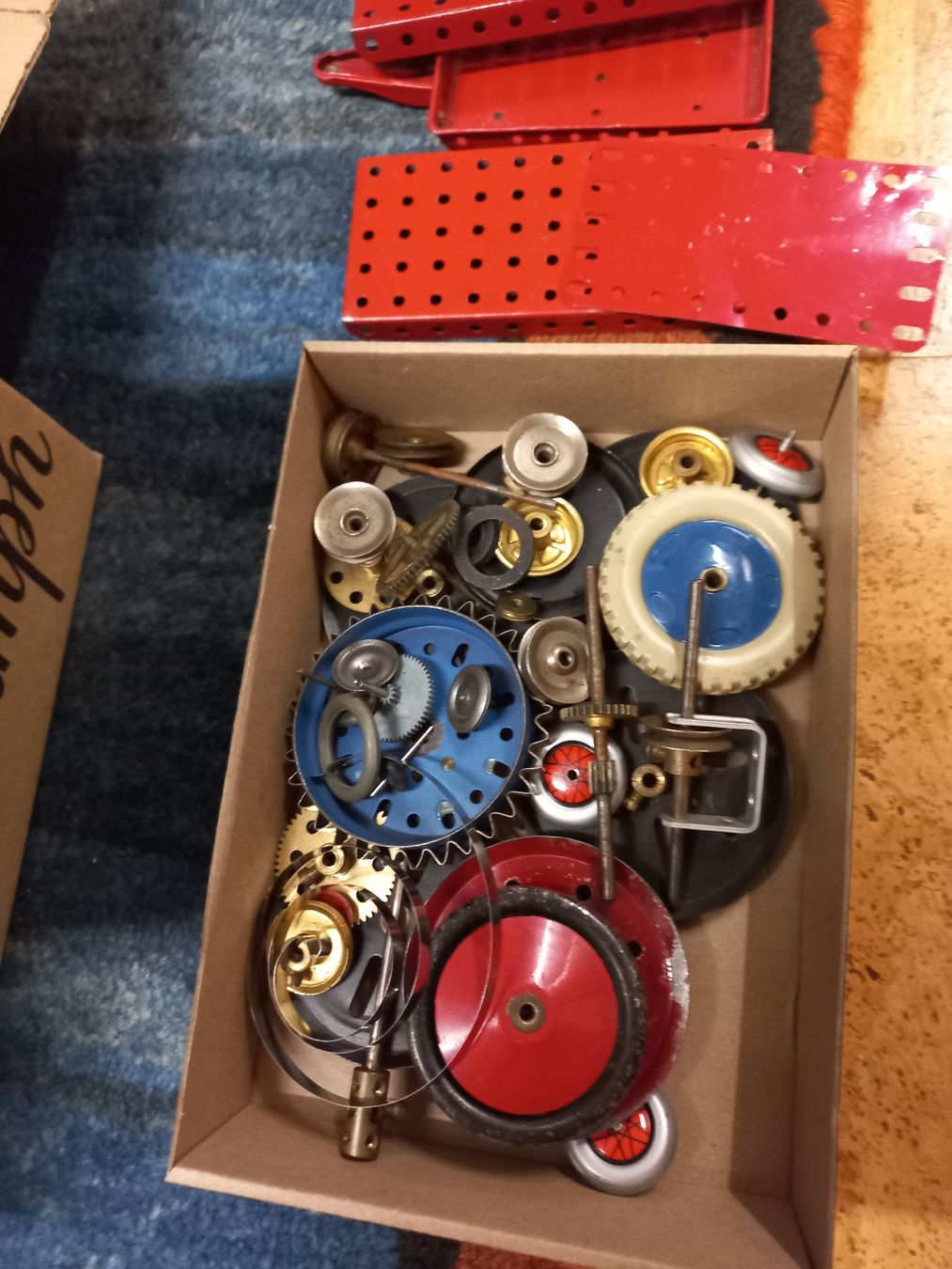Meccano Giocattoli: Bastlerware:  Pneus und Meccano – Usato da Ammerswil AG venduto da savinir