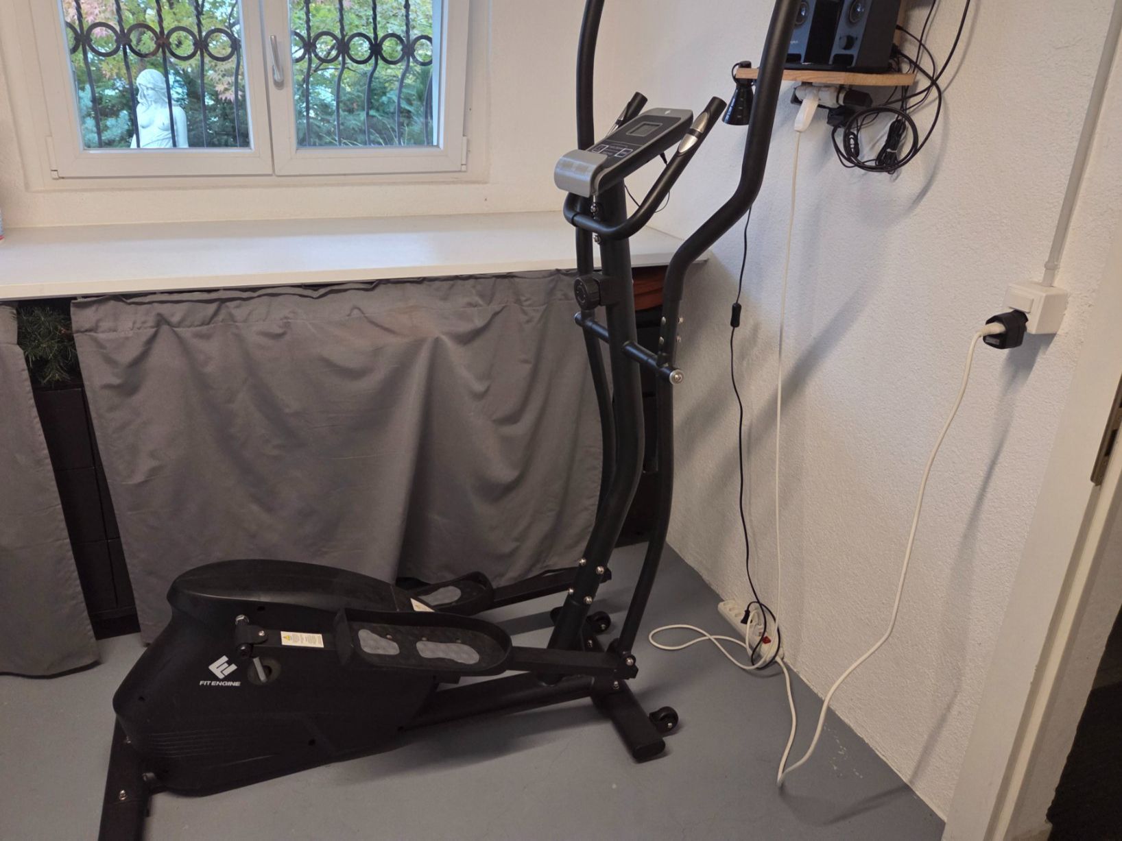 Hometrainer: Cross-Trainer von FIT Engine - neuwertig – Usato da Kaltbrunn venduto da Metheia